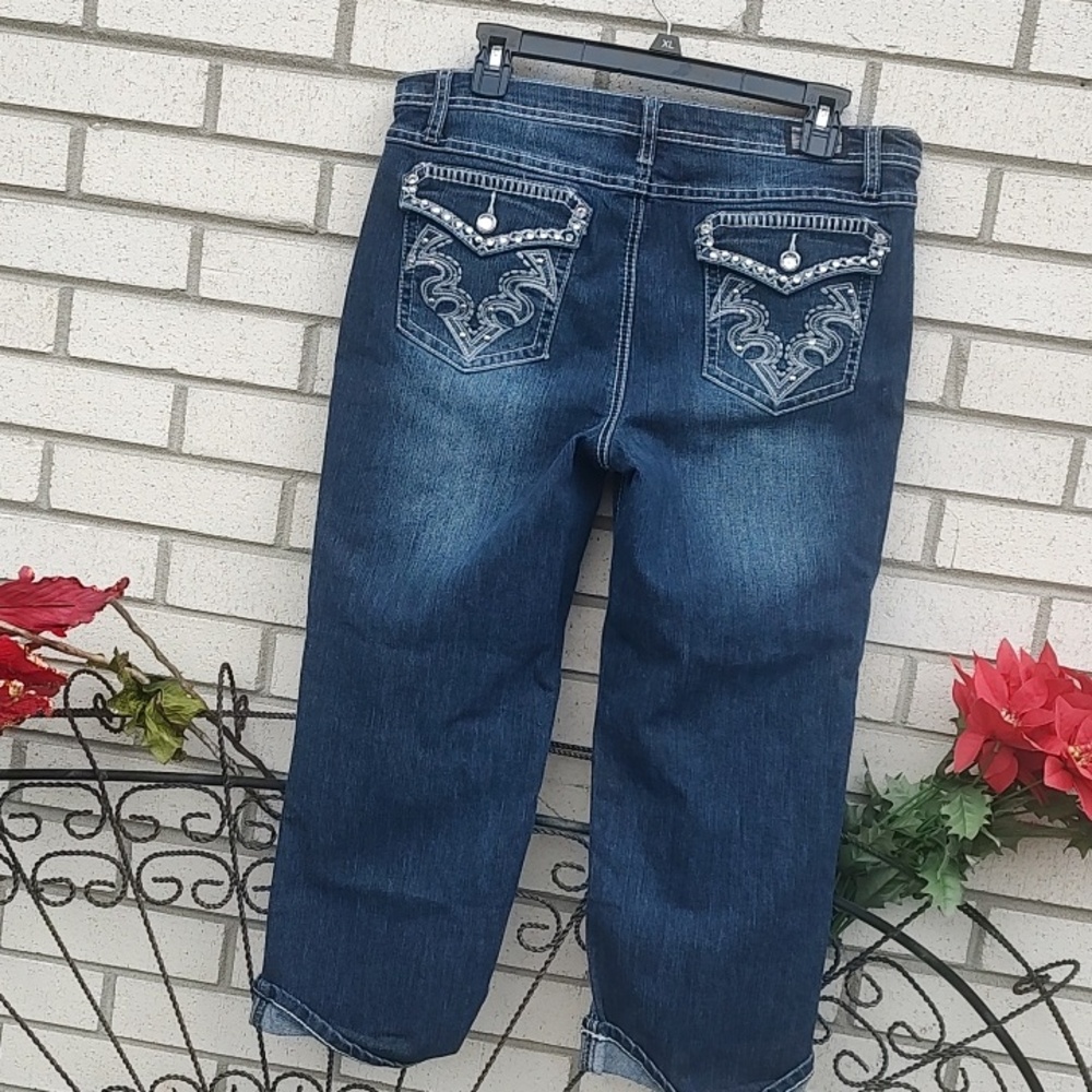 blue Jean Capris - Picture 6 of 9